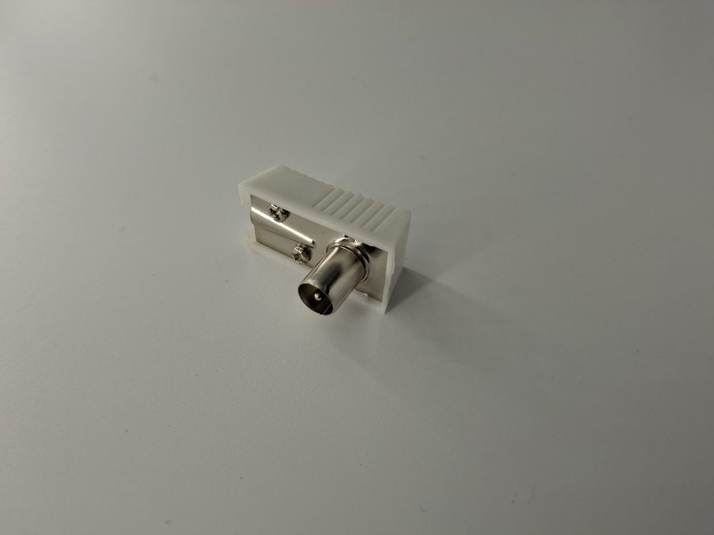 Koax-Stecker gewinkelt