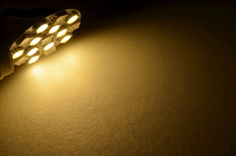 LED-Leuchtmittel mit 9 SMD - G4 Sockel - ROT/WEISS seitlich